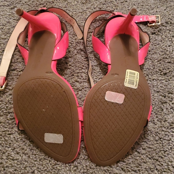 Jessica Simpson Neon Pink zigzag strap shoes - Picture 4 of 5